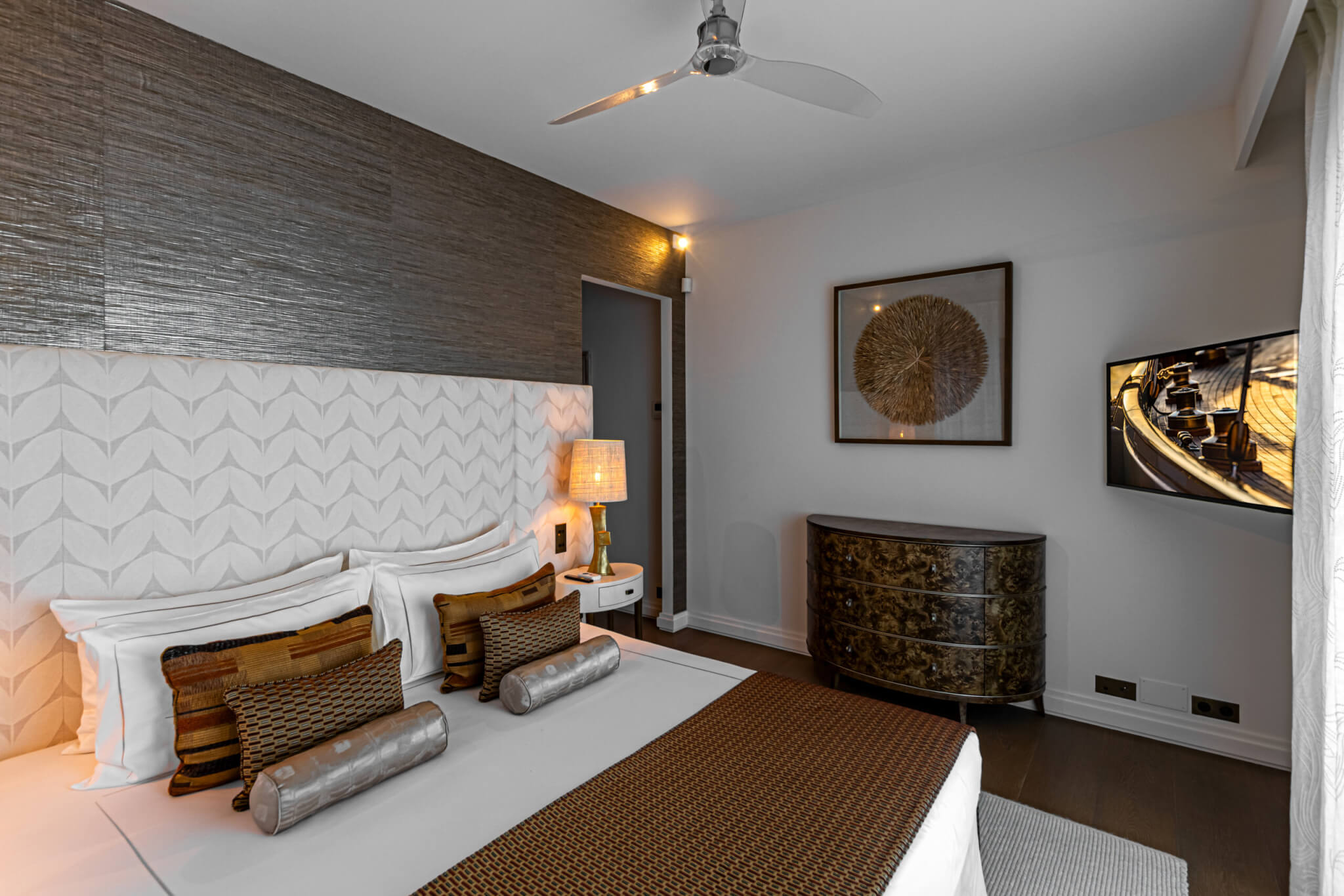32Water’s Edge bedroom 2 Aria, Les Parcs