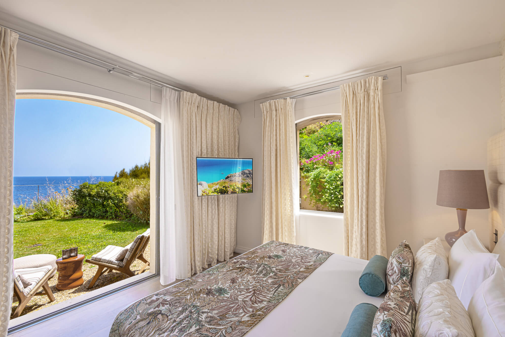 35Water’s Edge bedroom 3 Aria, Les Parcs