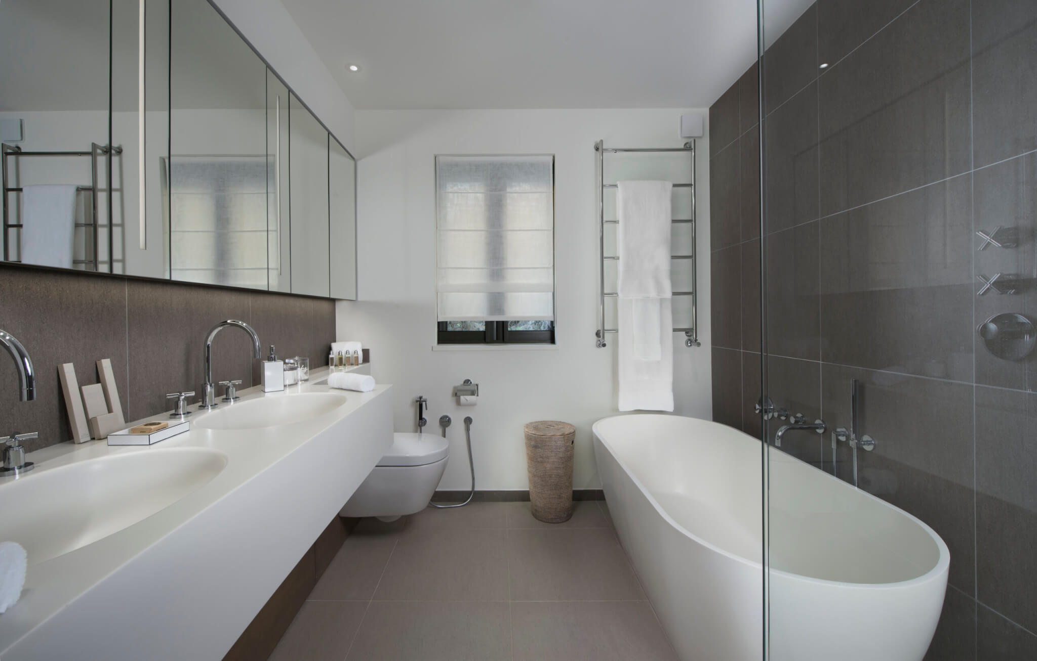 37Water’s Edge bathroom 3 Aria, Les Parcs