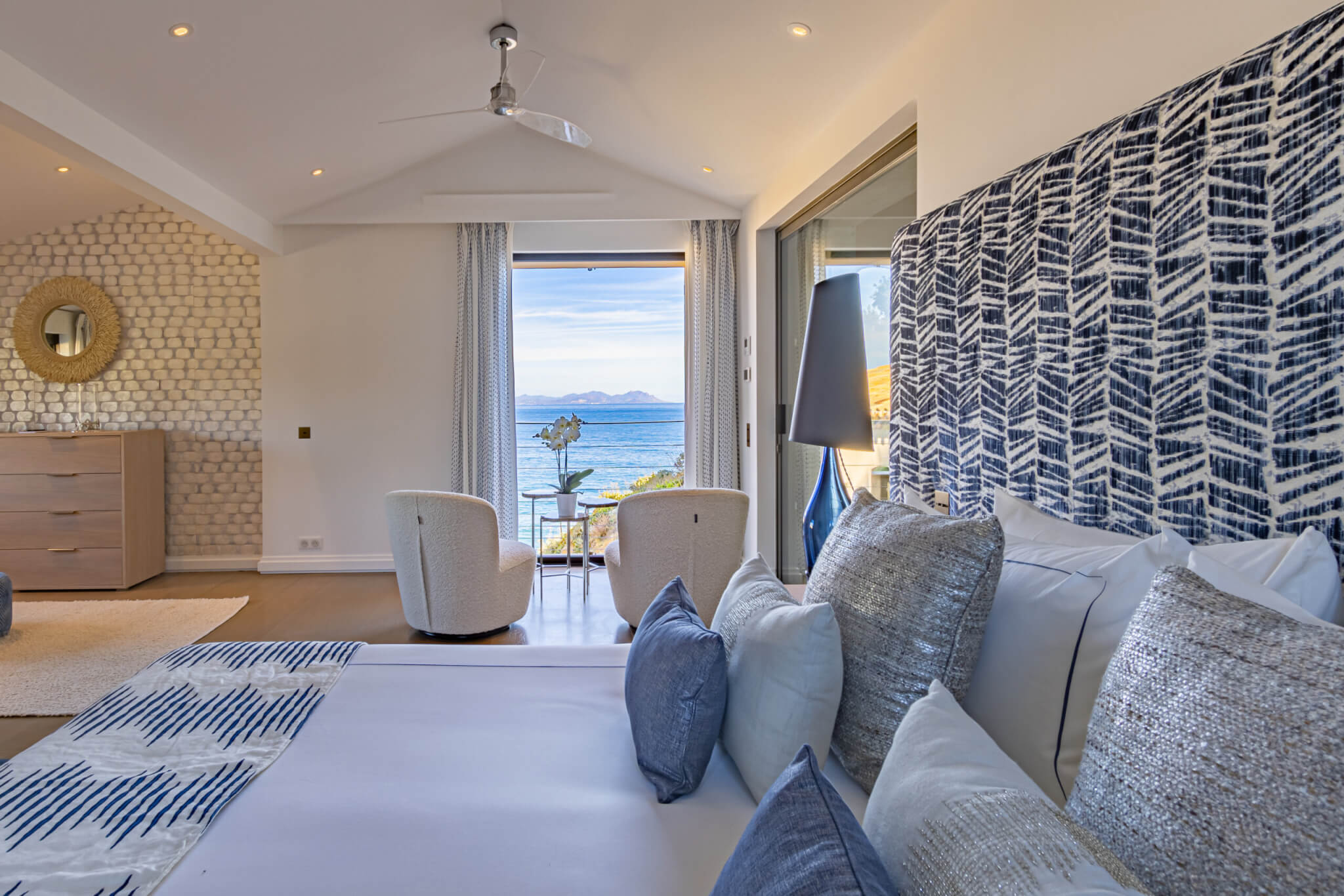 42Water’s Edge bedroom 5 Aria, Les Parcs